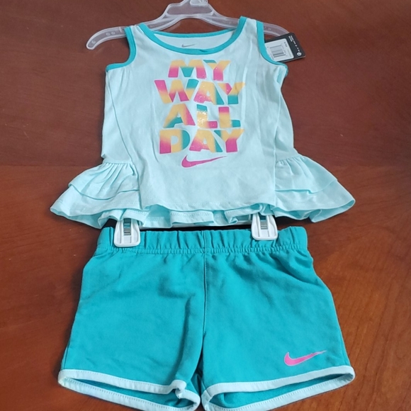 Nike Girl short outfit- Size 4